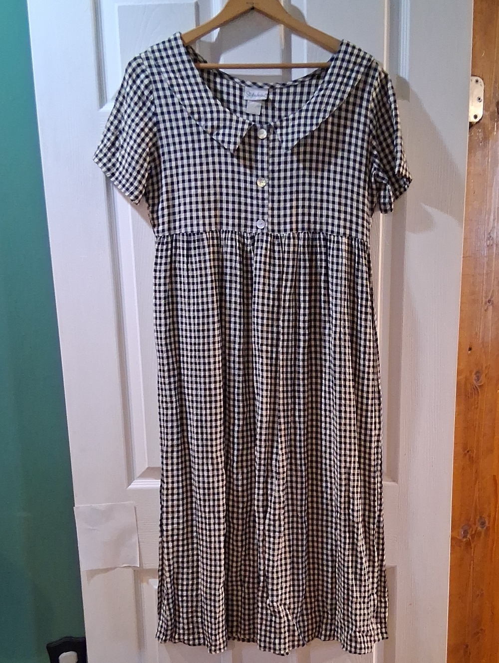 Vintage Black and White Gingham Short-Sleeve Button Midi Dress